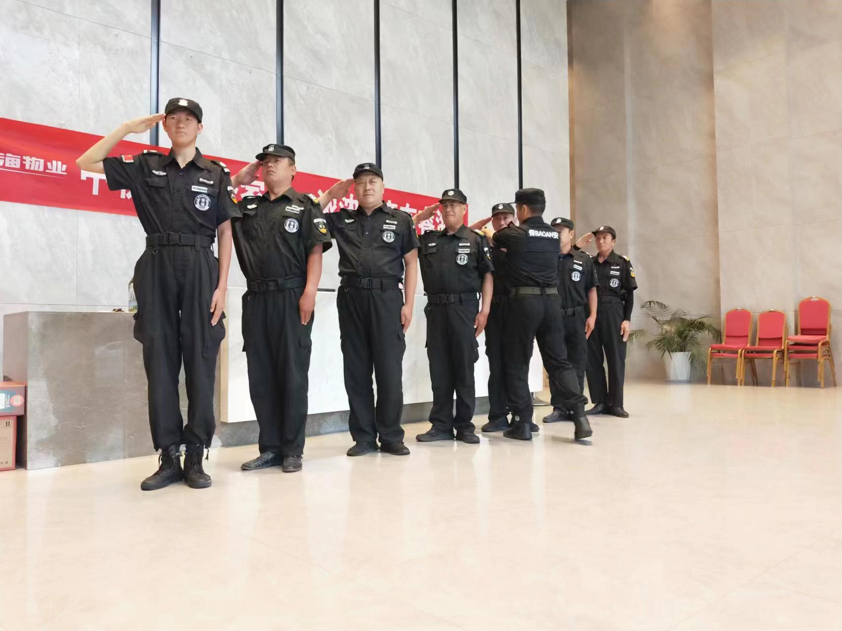 2-23121H2533QS.jpg 保安小兄弟 !辛苦了!(图4)